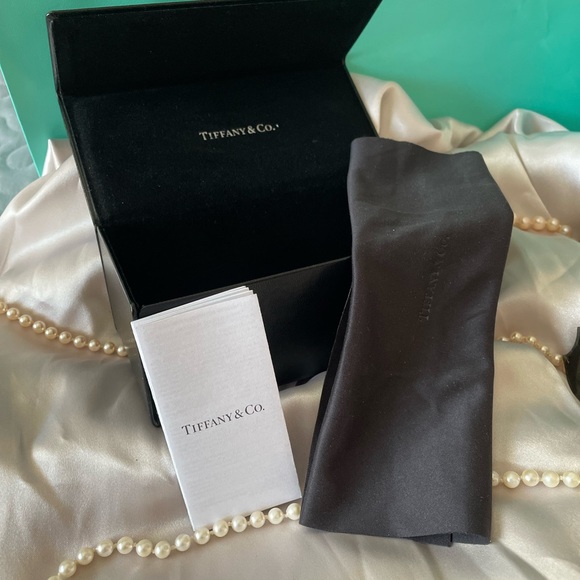 Beautiful Tiffany Sunglasses - Picture 2 of 8